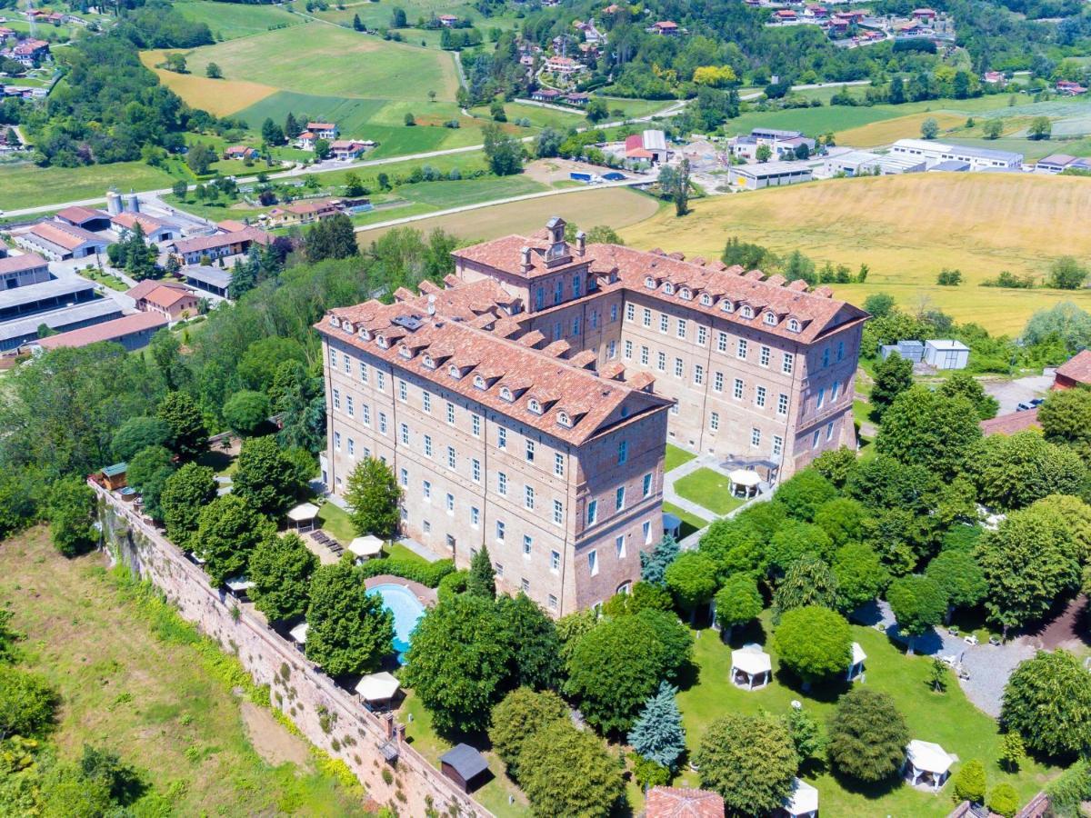 Montaldo Castle & Resort Montaldo Torinese Esterno foto
