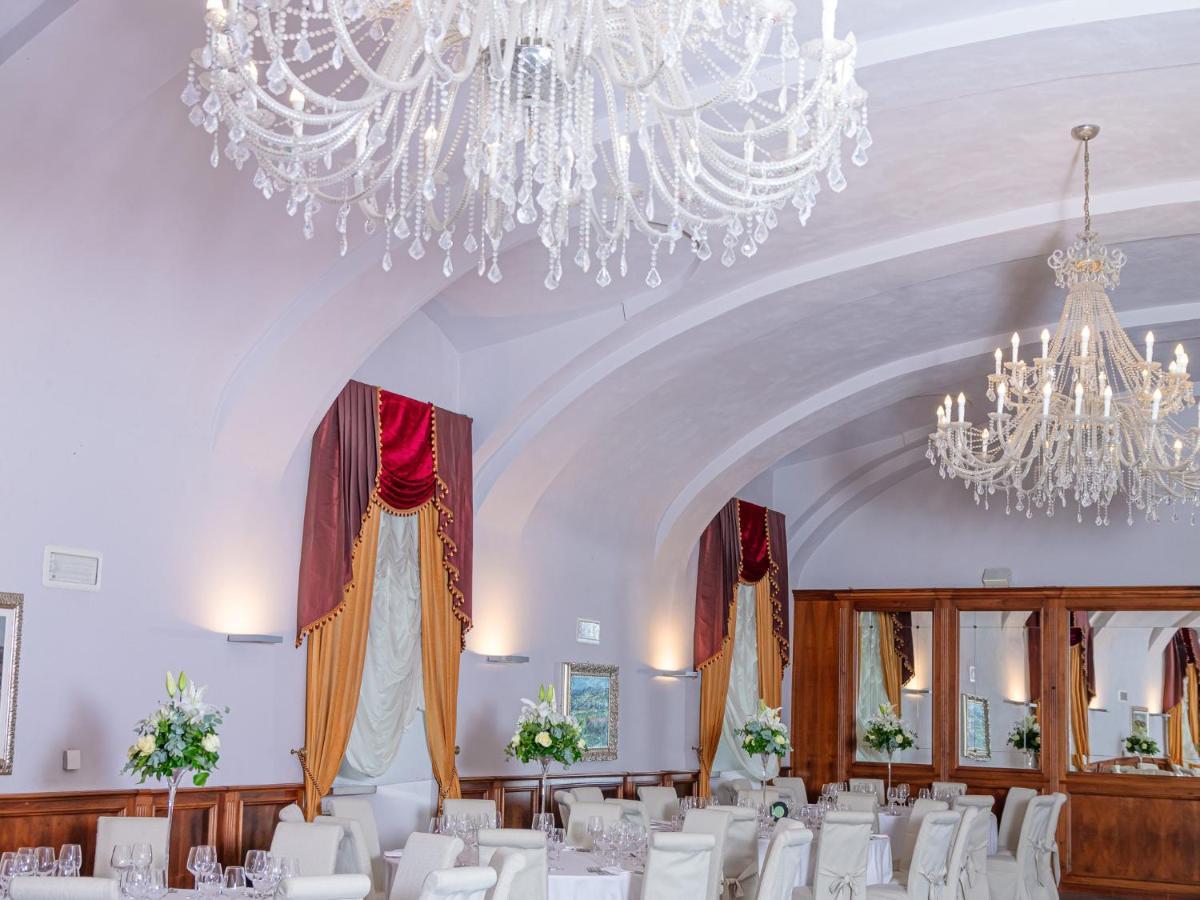Montaldo Castle & Resort Montaldo Torinese Esterno foto